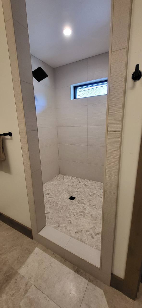 Herringbone shower